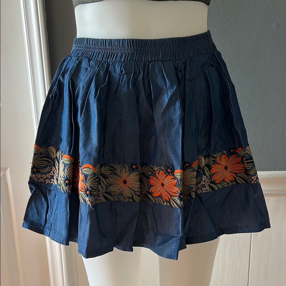 POL Blue Embroidered Mini Skirt with Pleated Embellishments